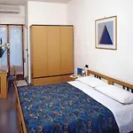 Capitol 佩萨罗